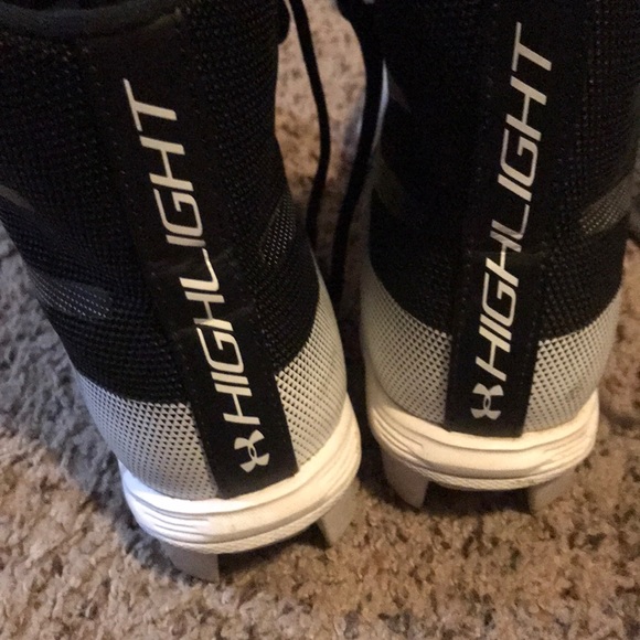Boys under amour cleats - Picture 7 of 7